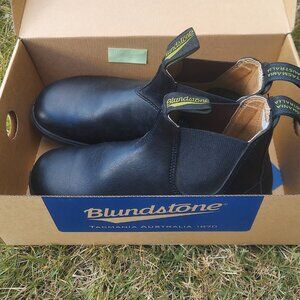 Black Blundstone Chelsea Boots - Women's Size 10.5 US - VEGAN=)